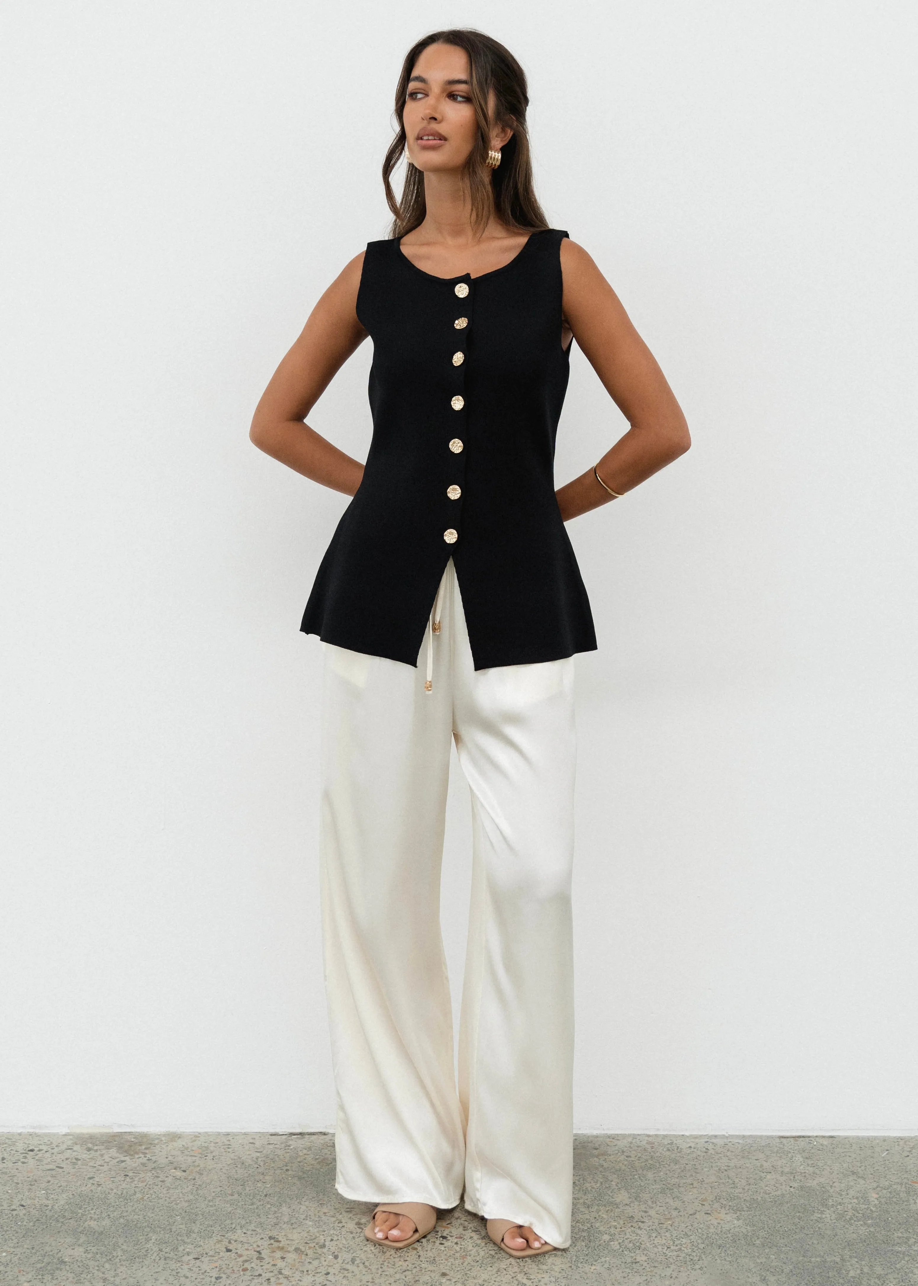 Elevated Knitted Vest| Black