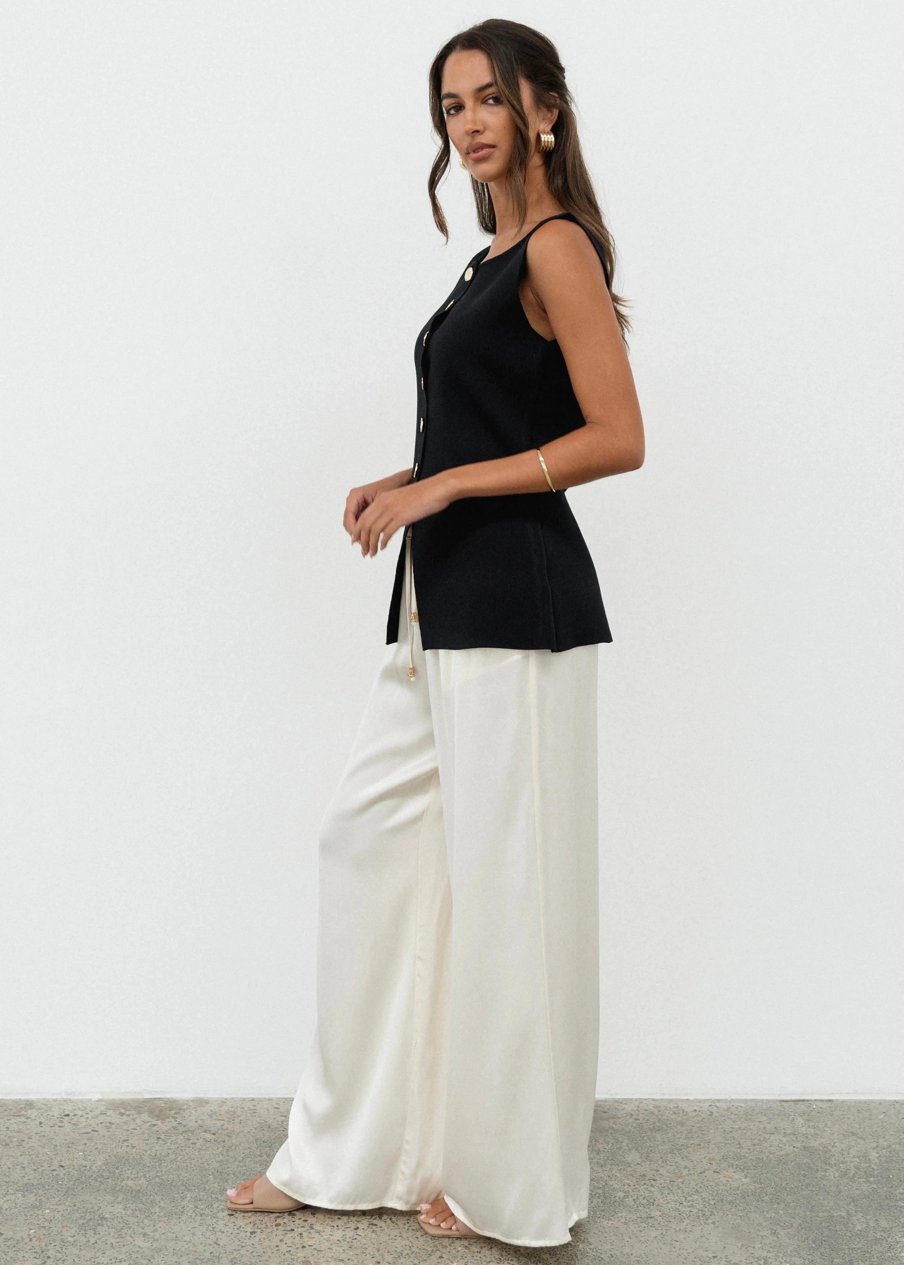 Elevated Knitted Vest| Black